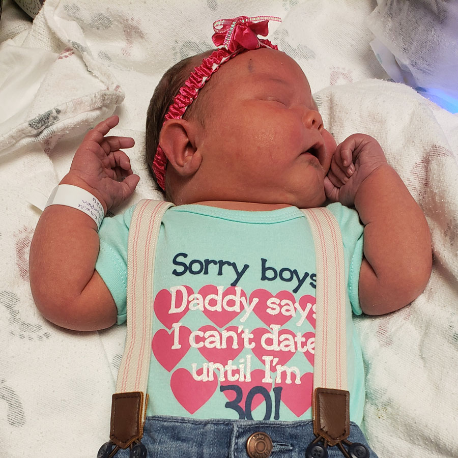 10-lbs-baby-girl-born-after-tubal-clip-reversal